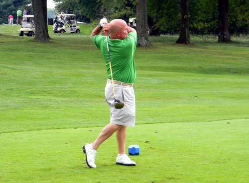 Kevin Larizza tees off