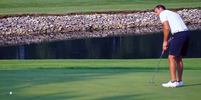 Jim Krivanek birdie putt 16