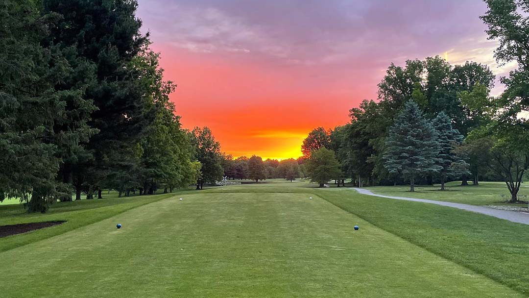 The first hole at Windmill Lakes Golf Club